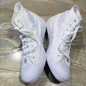 Converse All Star Chuck Taylor High Top White Sneakers Men’s 9 / Women’s 11